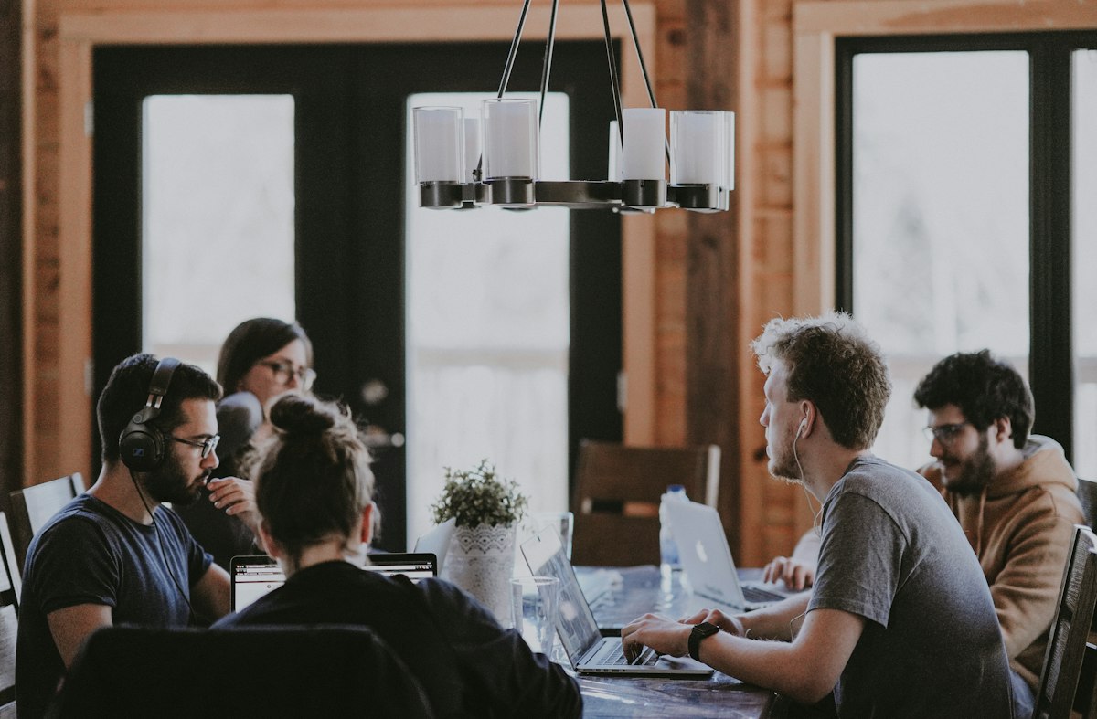 SkylineSparrow travel team working together on customer bookings