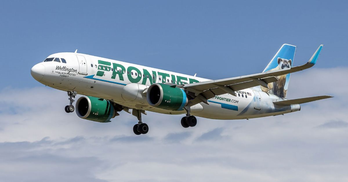 Frontier Airlines Airbus A320neo on approach, showing the animal painted on its tail