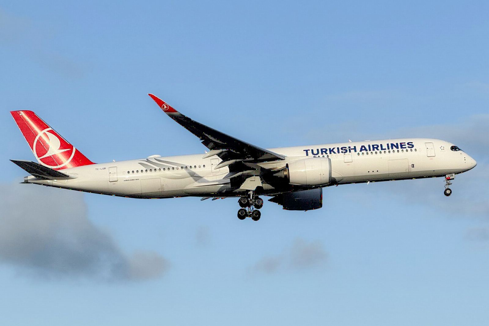 Turkish Airlines Airbus A350-900 on final approach